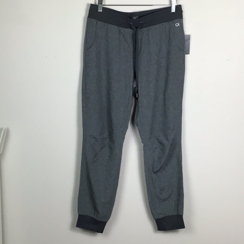 BNWT Gap Fit tech lightweight jogger pants. Gray size small